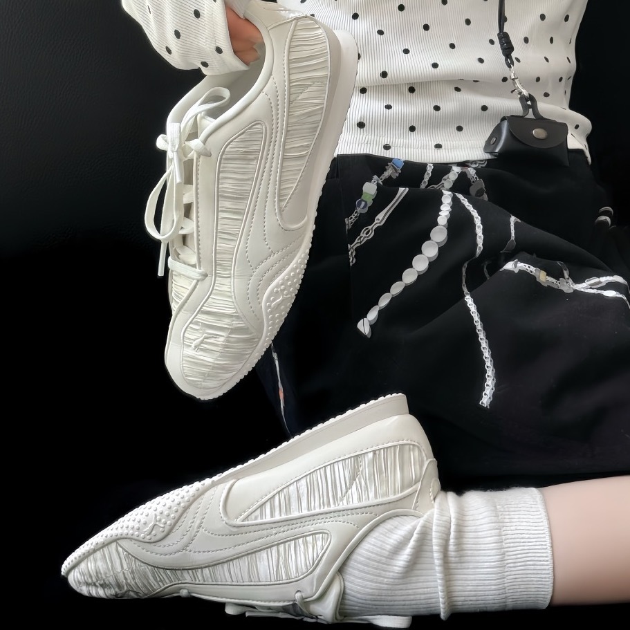 PUMA BELLA V2 LUSTROUS 奶油白 米白 皺摺緞面 拼接 德訓鞋 薄底鞋 女鞋 406092-01 / 預購