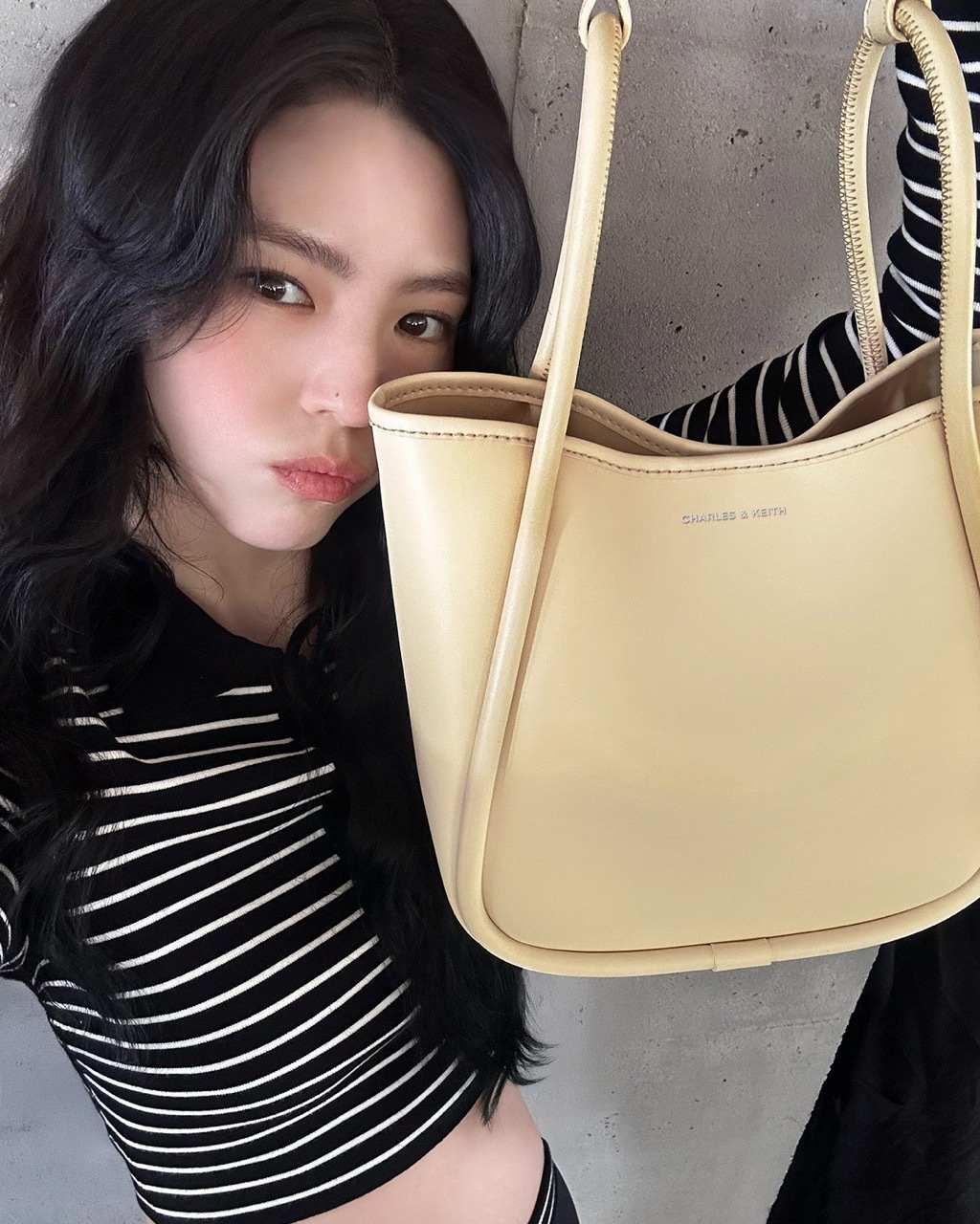 Charles & Keith 小CK Lyla 中型托特包 手提包 側背包 單肩包 大容量 附手拿包 韓韶禧同款 / 調貨