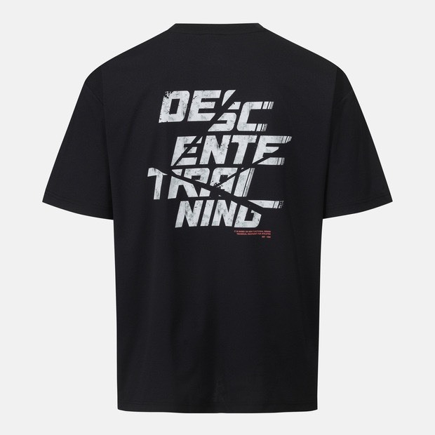 DESCENTE 迪桑特 經典 小LOGO 背後大字體 短袖 黑色