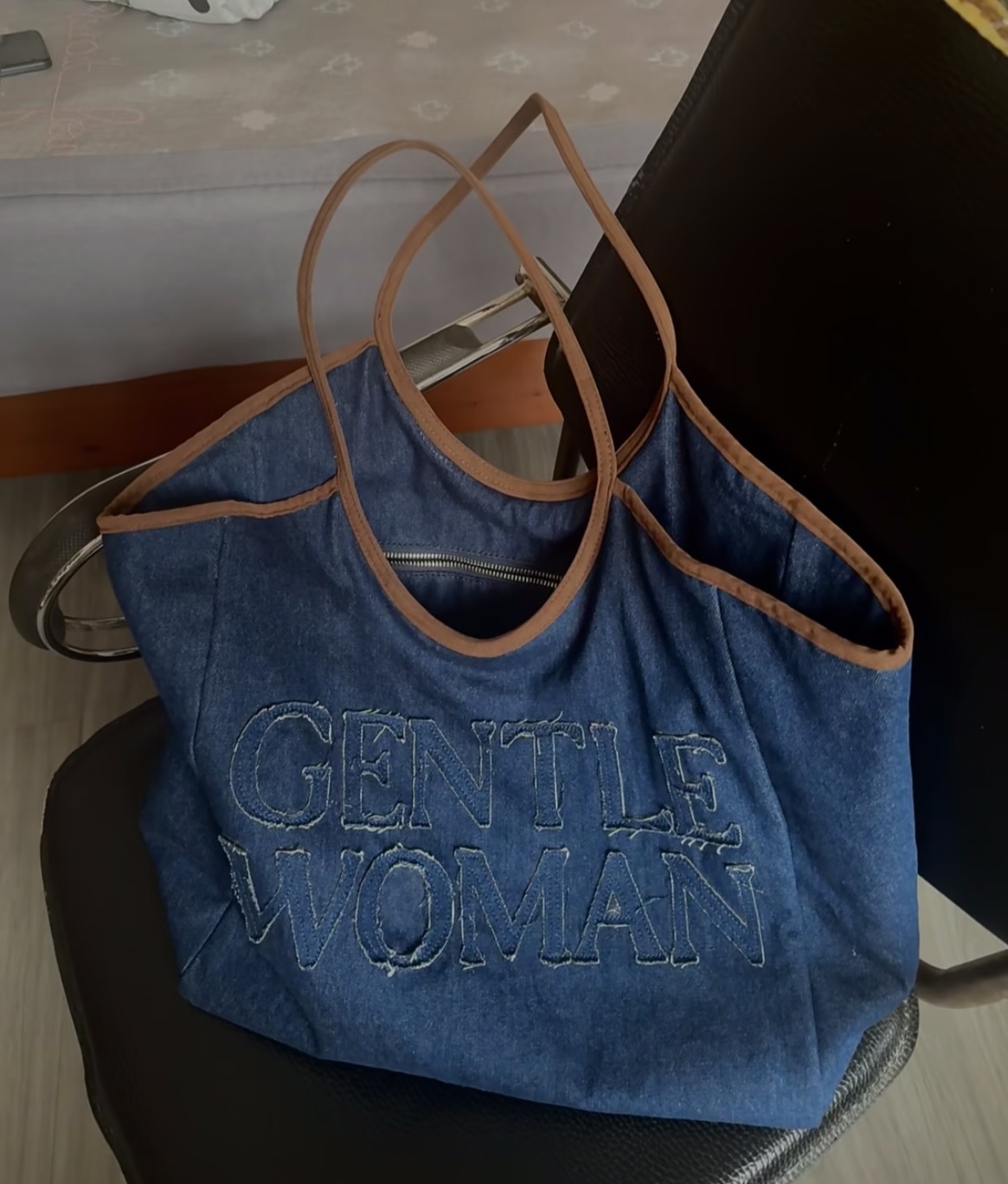 Gentle Woman Day-to-day Shoulder Bag