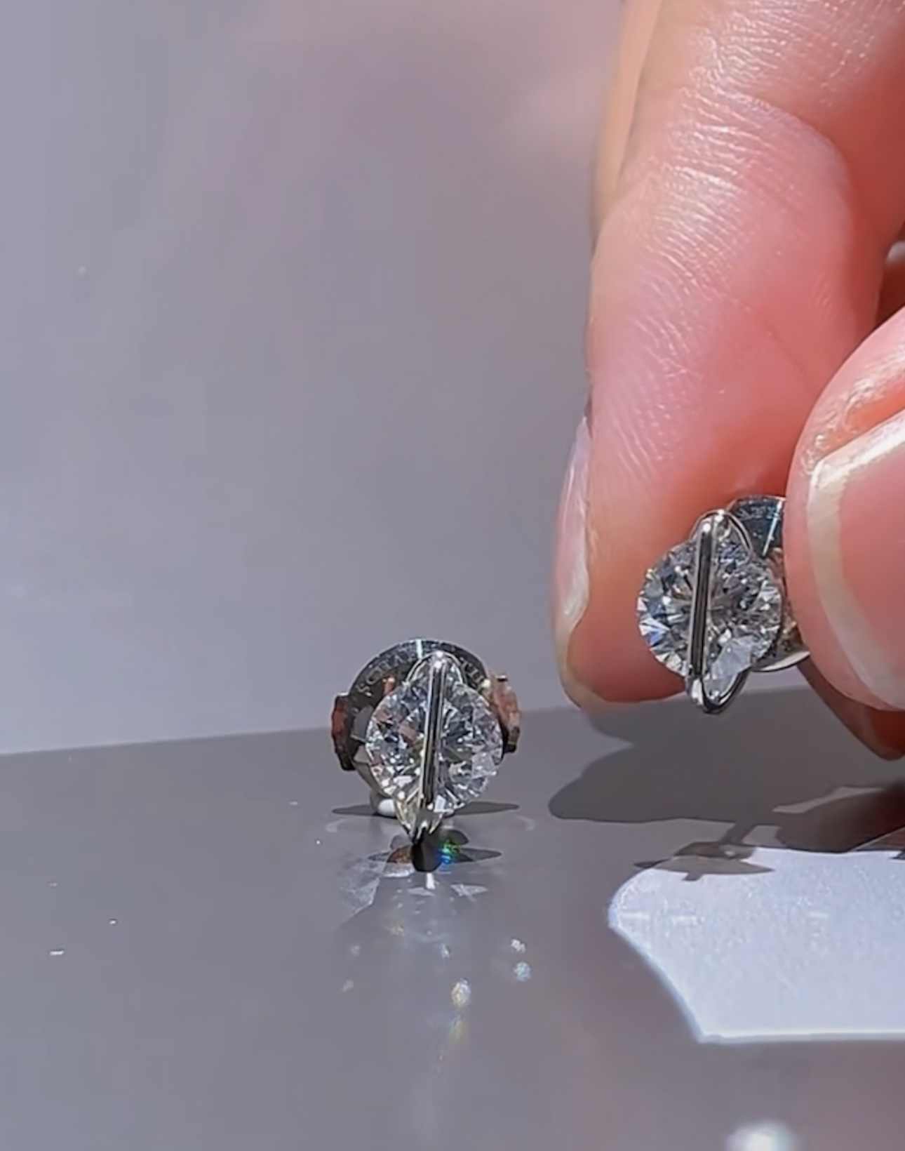 【直播】G0830491  一卡莫桑鑽 925純銀耳環「純手工裝嵌永動款」