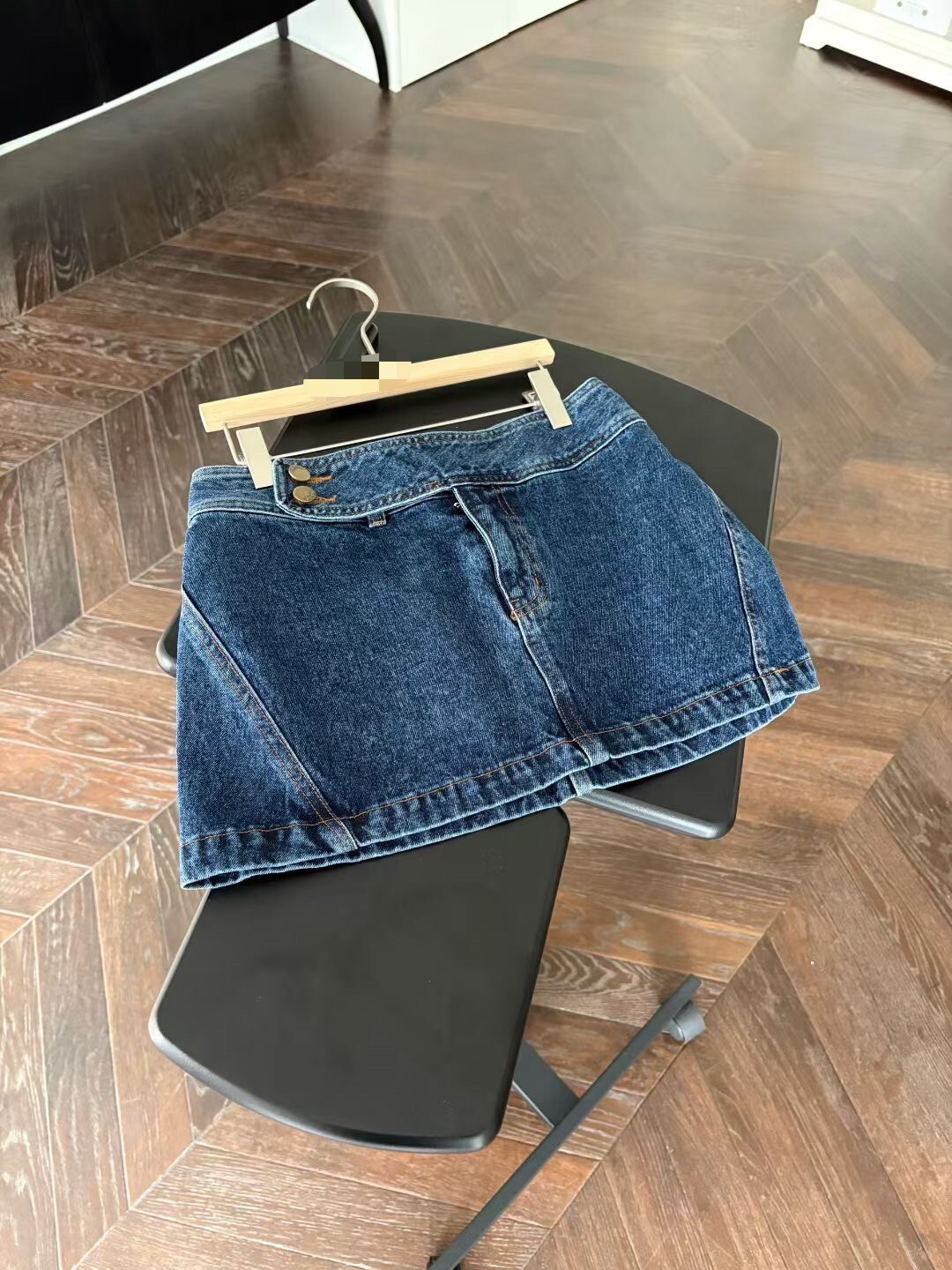 寬腰帶側釦牛仔迷你短裙