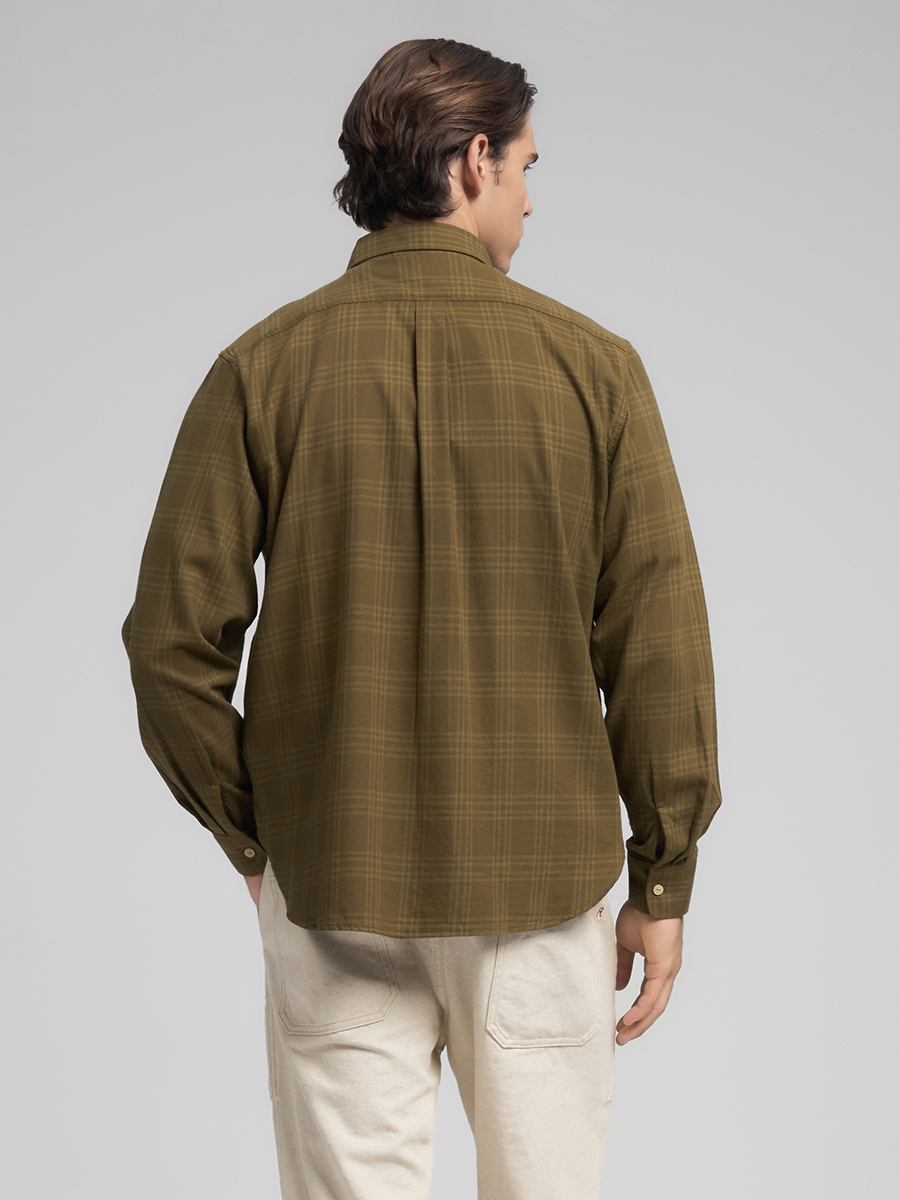 橄欖綠寬鬆格紋襯衫