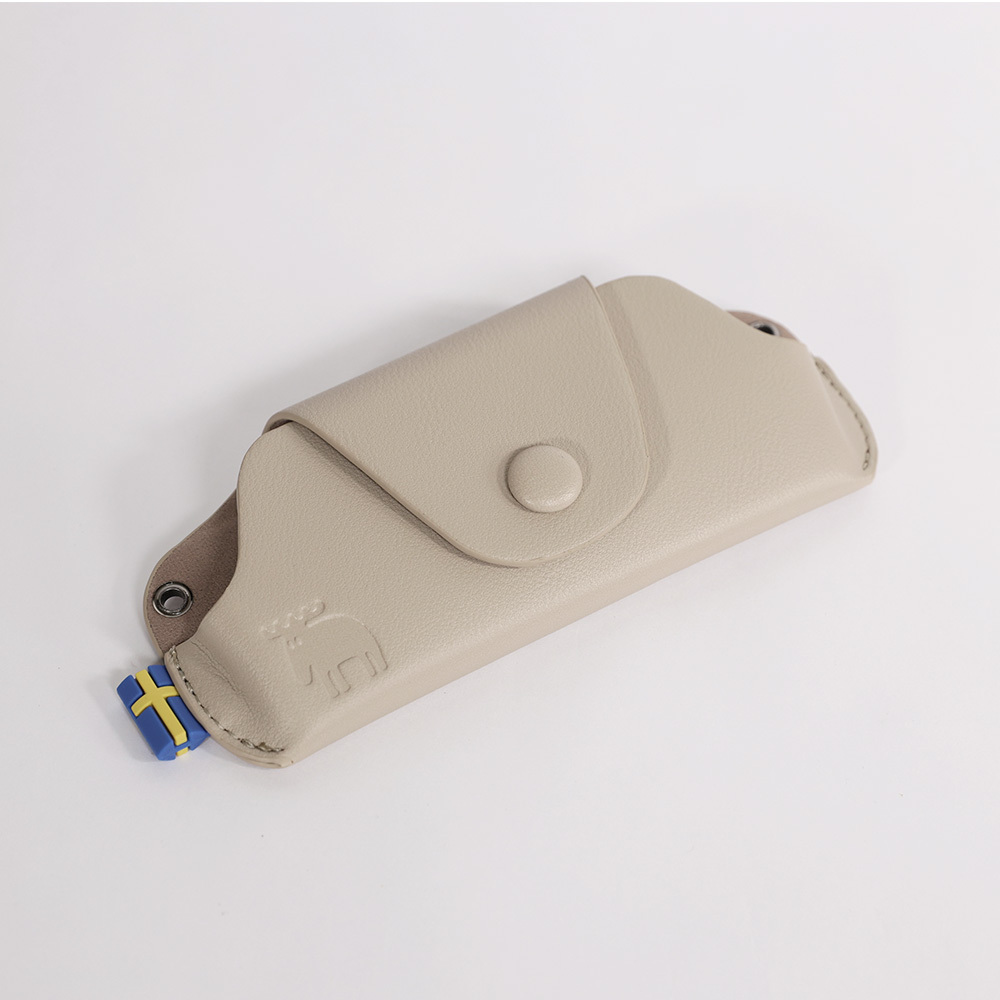 moz瑞典 駝鹿 防潑水 皮革 眼鏡包(奶油白)