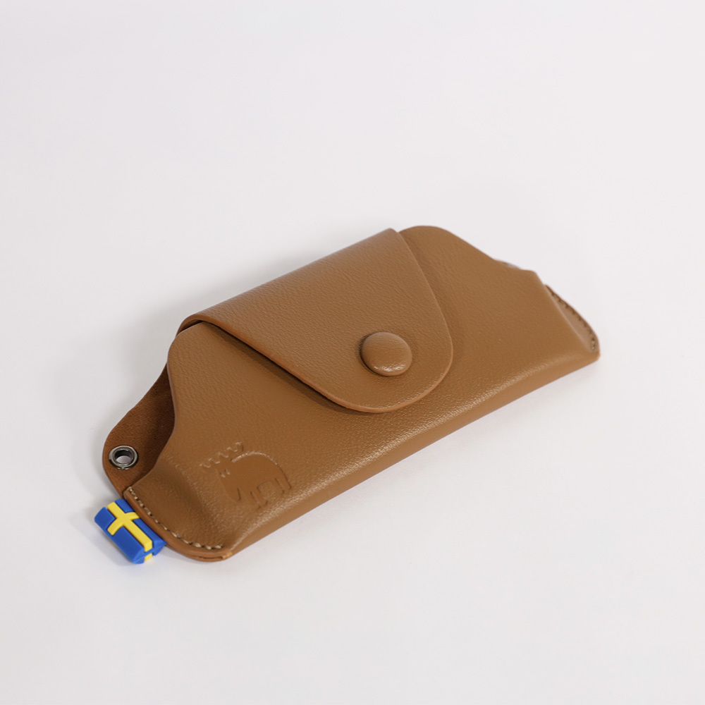 moz瑞典 駝鹿 防潑水 皮革 眼鏡包(餅乾色)