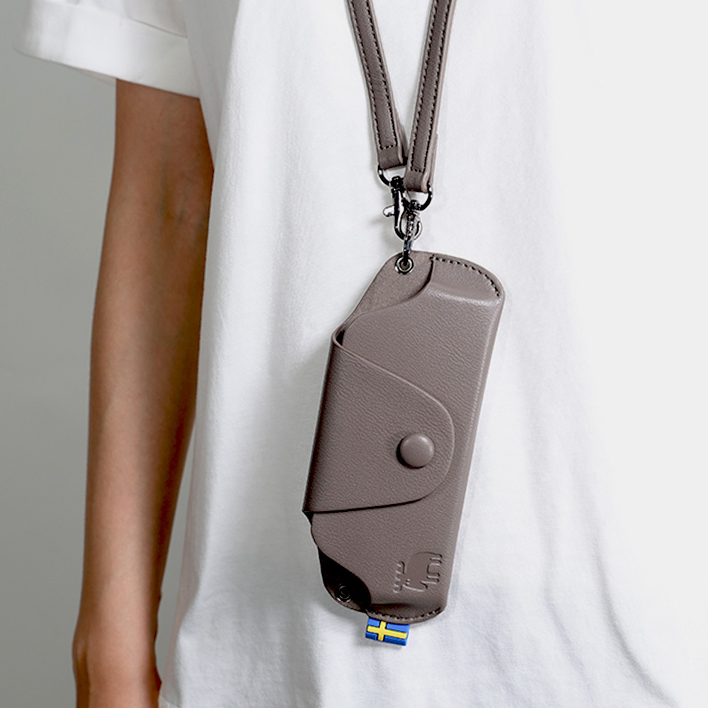 moz瑞典 駝鹿 防潑水 皮革 眼鏡包(積雲灰)