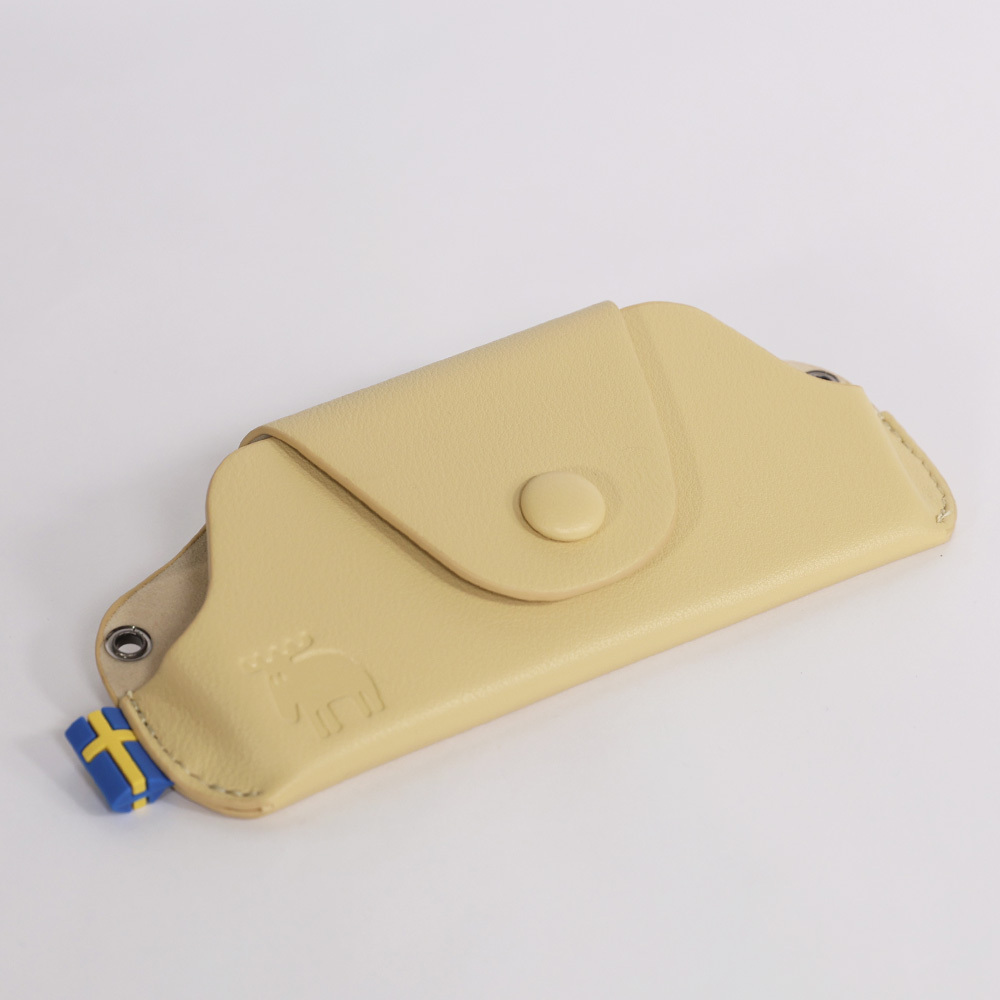 moz瑞典 駝鹿 防潑水 皮革 眼鏡包(嫩黃)