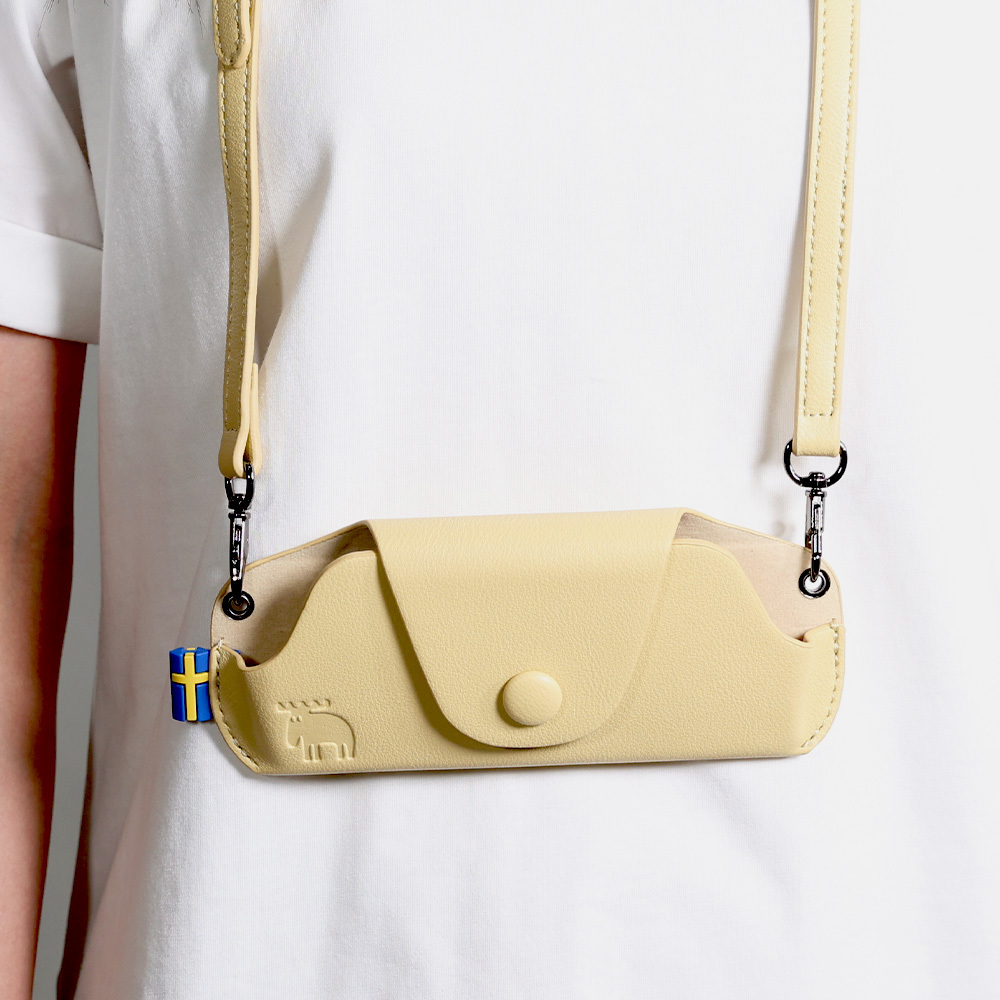 【預購】 防潑水 皮革 眼鏡包(嫩黃)