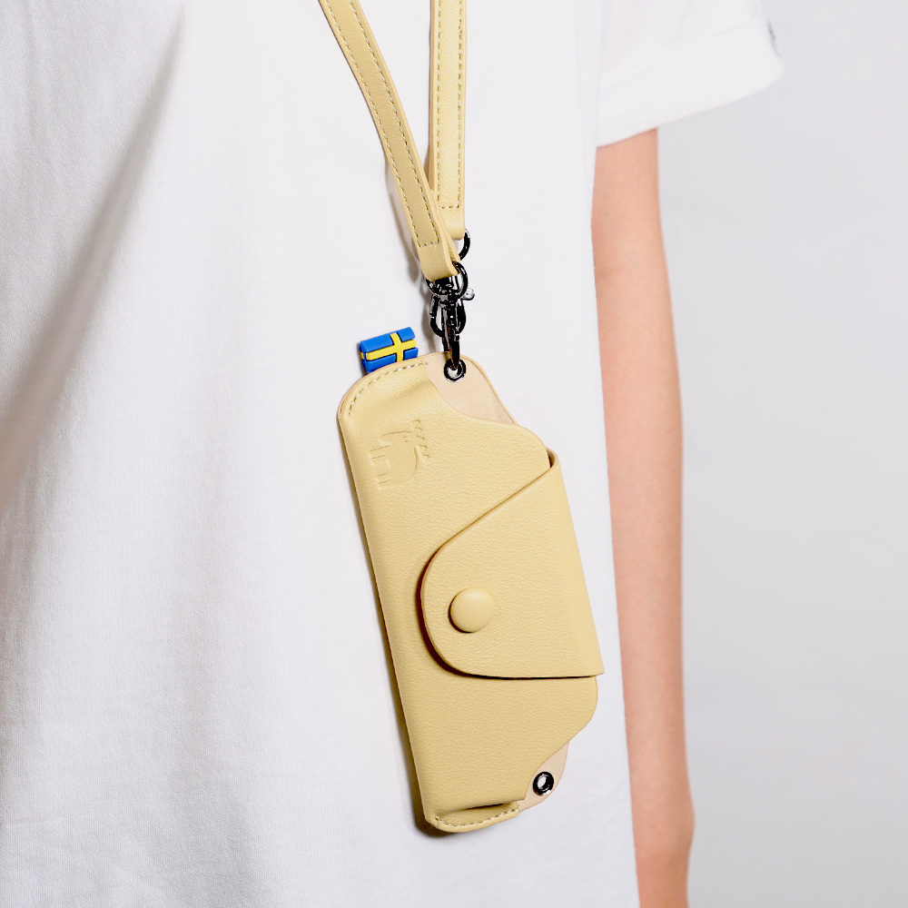 moz瑞典 駝鹿 防潑水 皮革 眼鏡包(嫩黃)