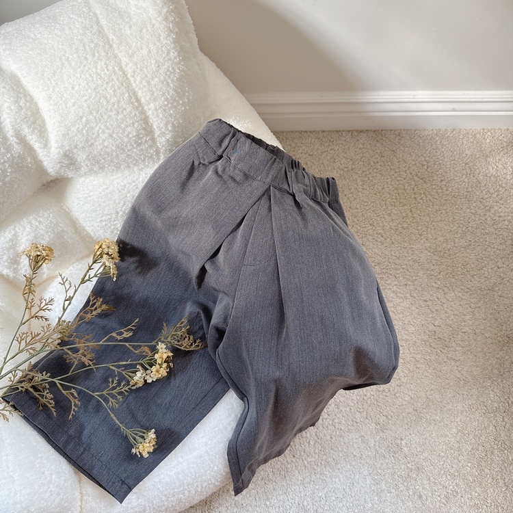 休閒寬鬆後口袋寬褲