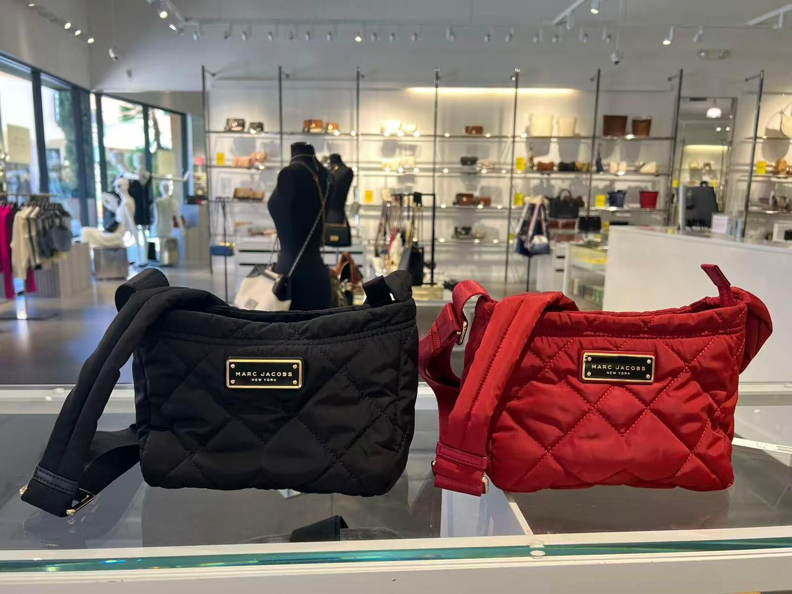【現貨】MARC JACOBS G090102 斜咩袋