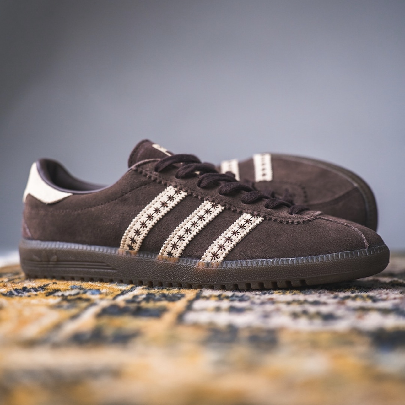 ADIDAS ORIGINALS BERMUDA 咖啡牛奶 楓葉印花 百慕達 秋冬 女鞋 愛迪達 JS3971