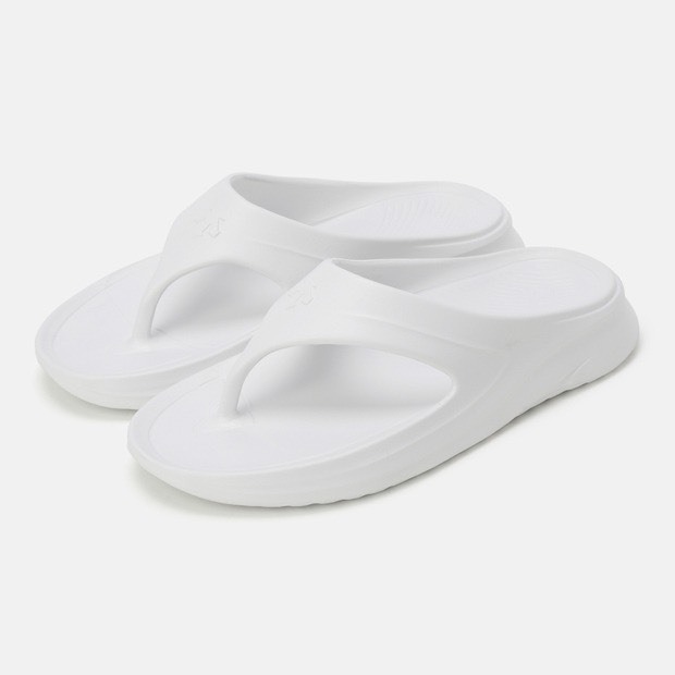 DESCENTE 迪桑特 經典 小LOGO 男女情侶拖鞋 人字拖 白色