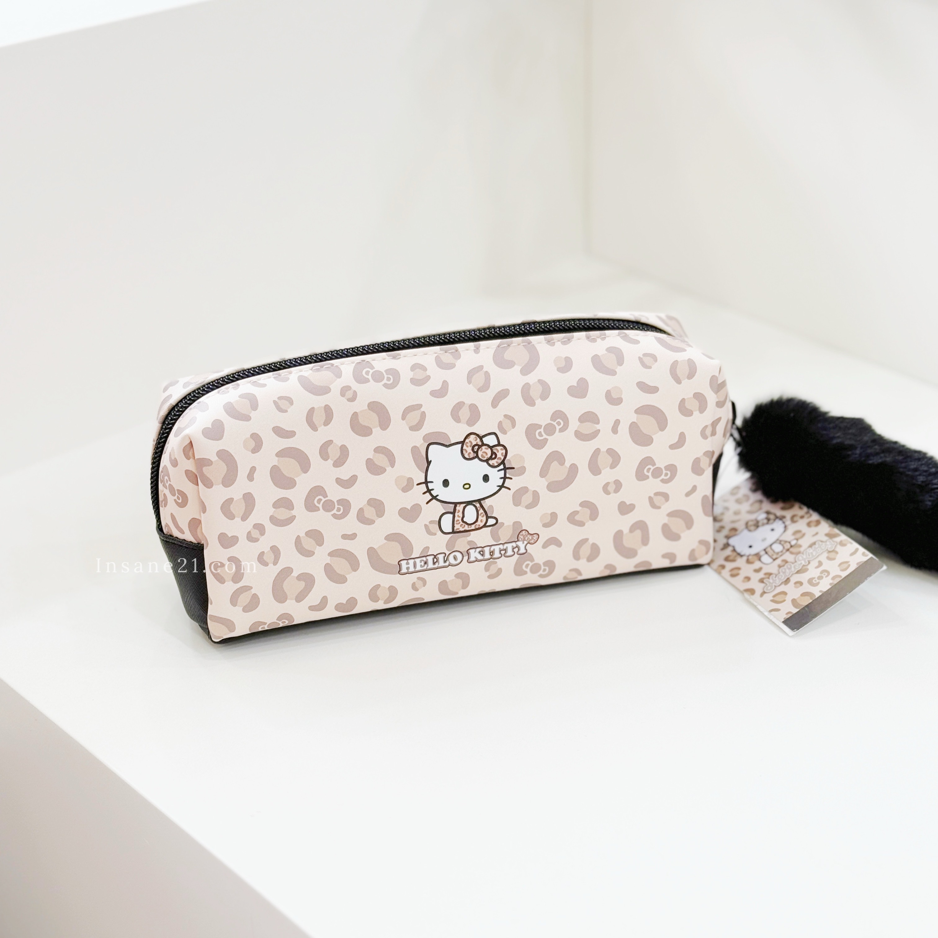 SANRIO 三麗鷗 HELLO KITTY 豹紋 黑尾巴 收納袋 筆帶