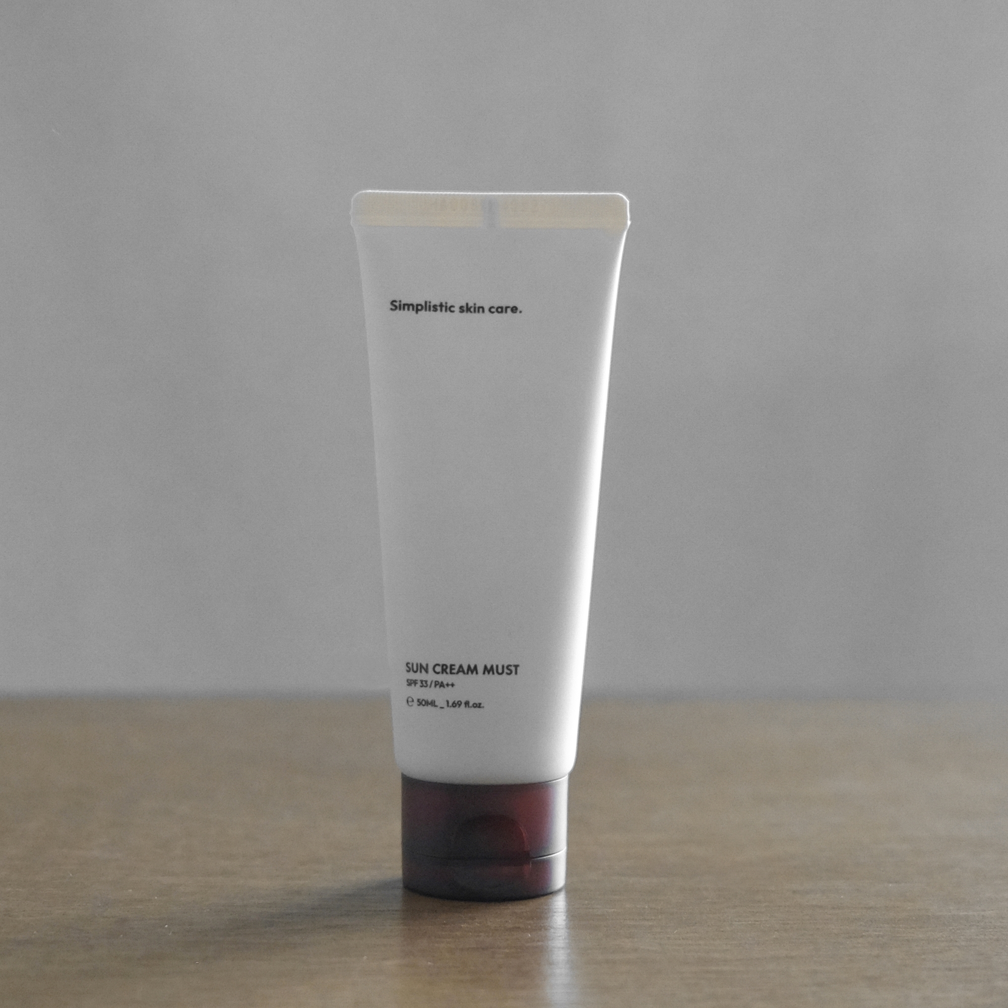 Simplistic SUN CREAM MUST