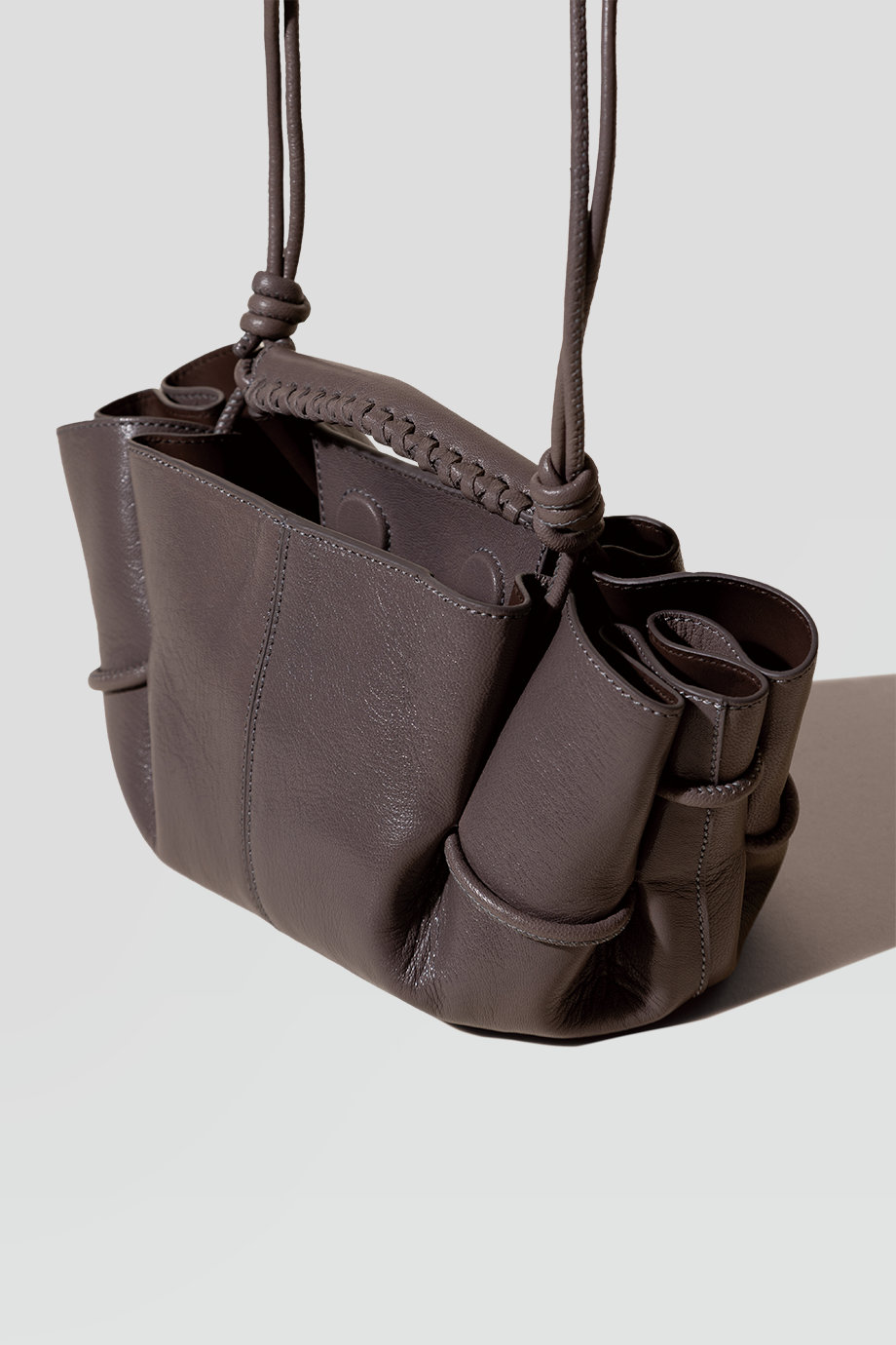 HEREU｜ARTA MINI 真皮褶皺迷你斜背包