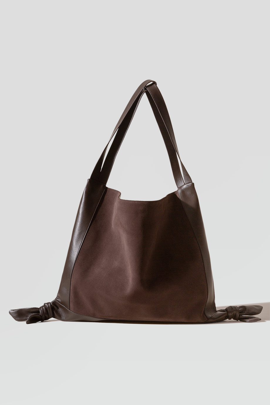 HEREU｜CADOR 麂皮結飾鬆垮肩背包