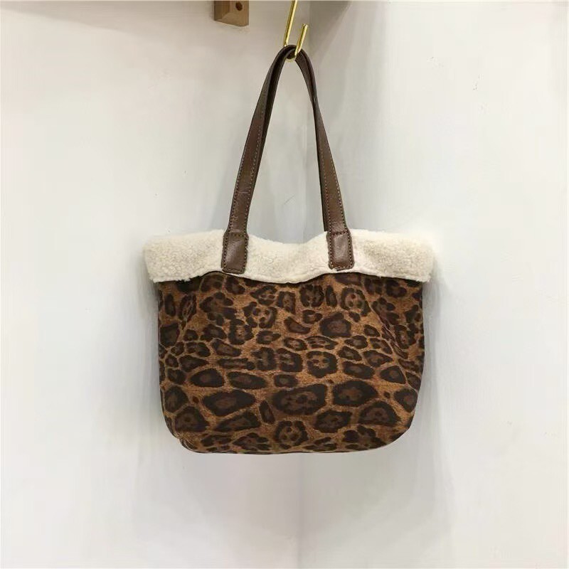 8925【韓國超Q羊羔毛水桶包】