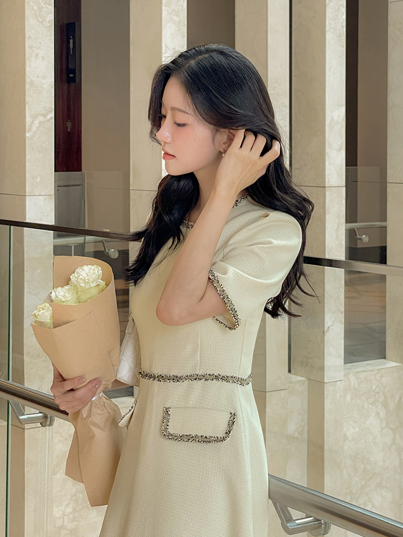 [現貨] Alberta 氣質粗花呢毛邊洋裝 [ 奶油白  / M ]