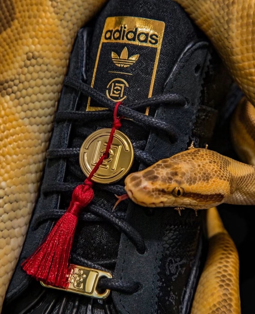 〔陳冠希同款〕<超級大降價-現貨> Clot x Adidas Originals Superstar “Chinese New Year” 蛇年限定 金標 貝殼頭 聯名 黑 黑絲綢 JR5114