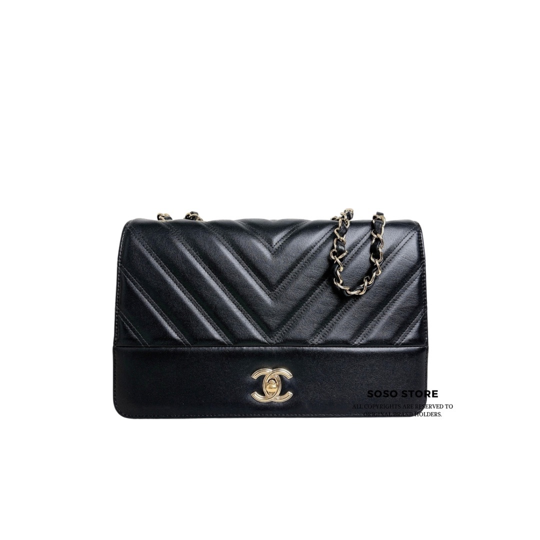 Chanel Chevron Statement Flap Shoulder Bag - Black / Ghw