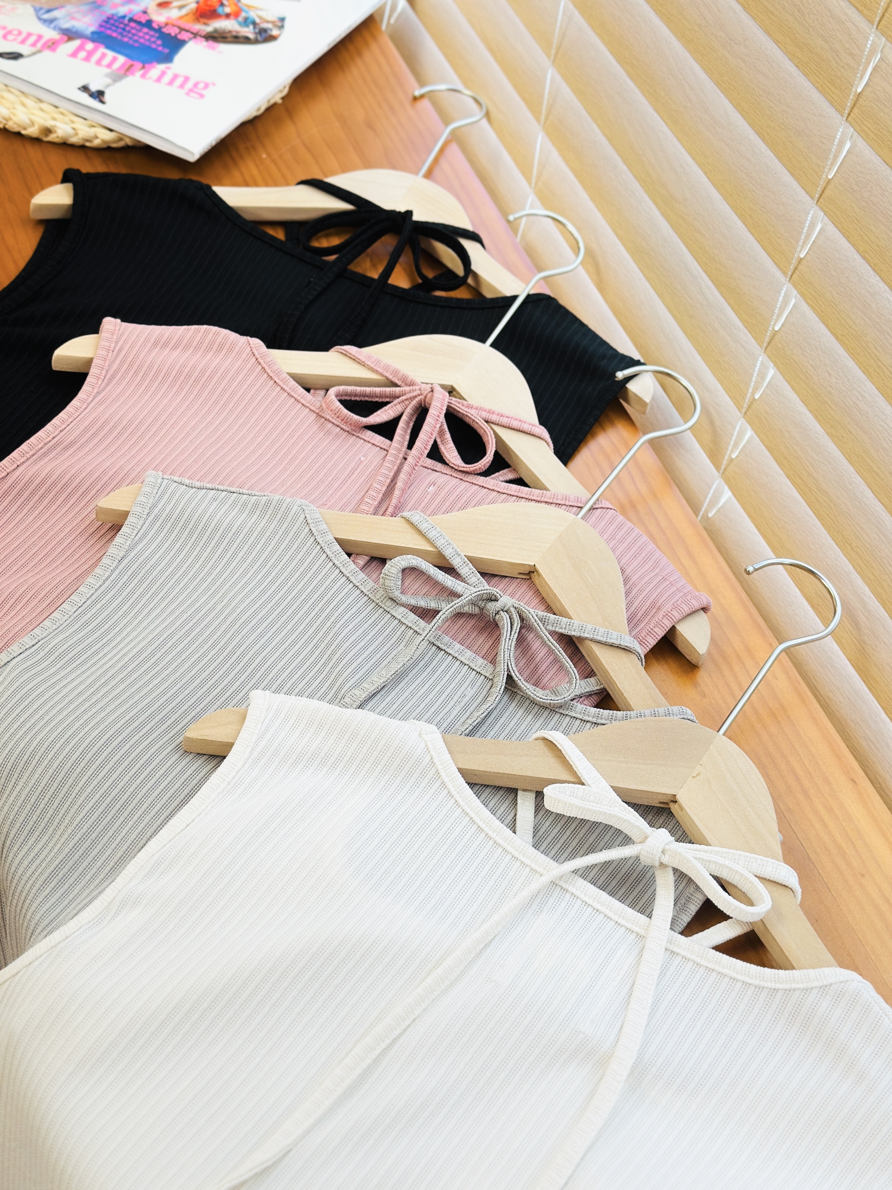 四色 / 2WAY方領直坑紋背心 / 2-Way Spaghetti Straps Ribbed Top