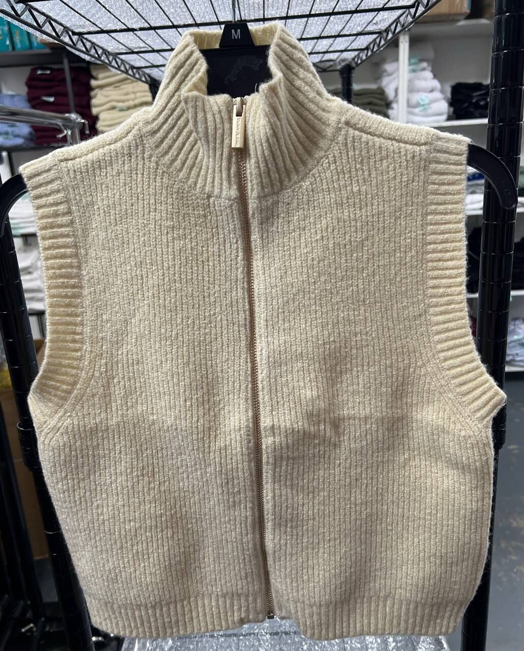 [S] DKNY EGGNOG NECK ZIP FRONT VEST, DJ4R0444-GOH [FINAL SALE] (SD1526)