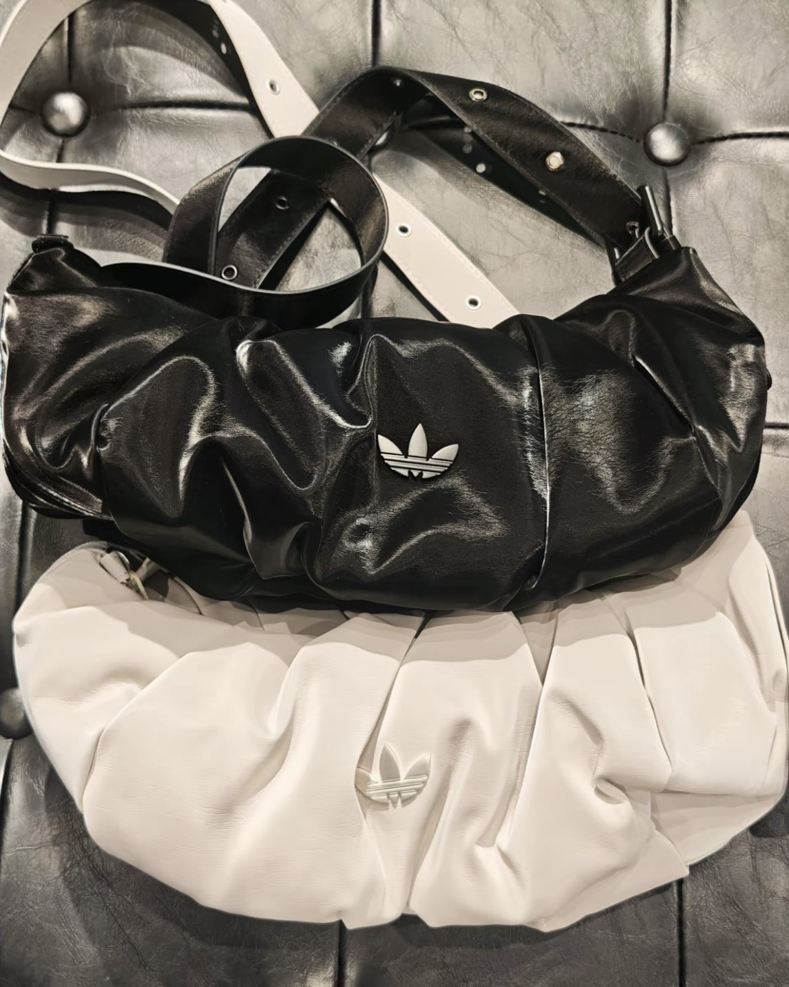 【預購】ADIDAS ORIGINALS 珠光皺褶牛角包 小款 2色 KA1420