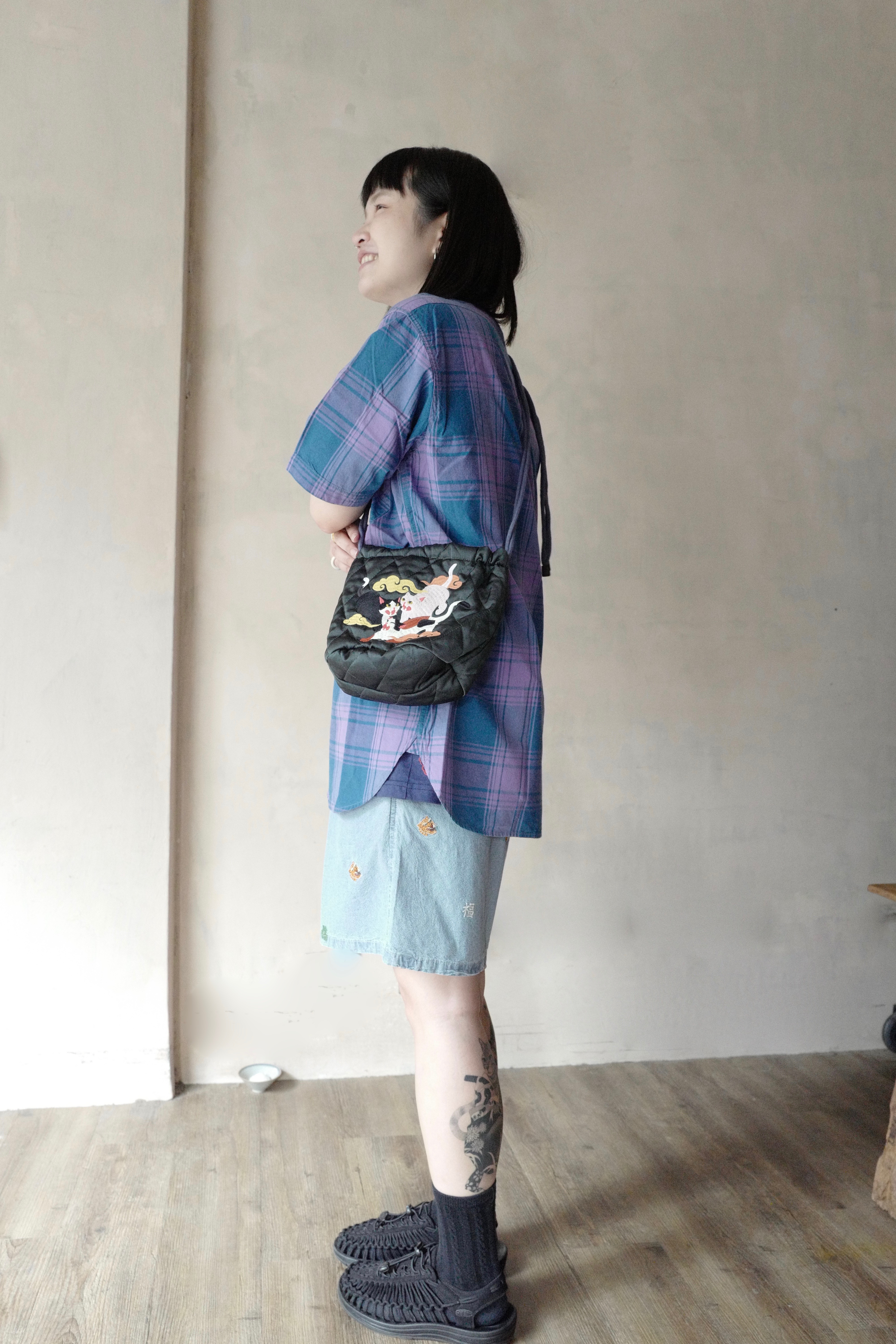 HOUSTON SOUVENIR SATIN EFFECT BAG( 百猫 ) / 灰藍