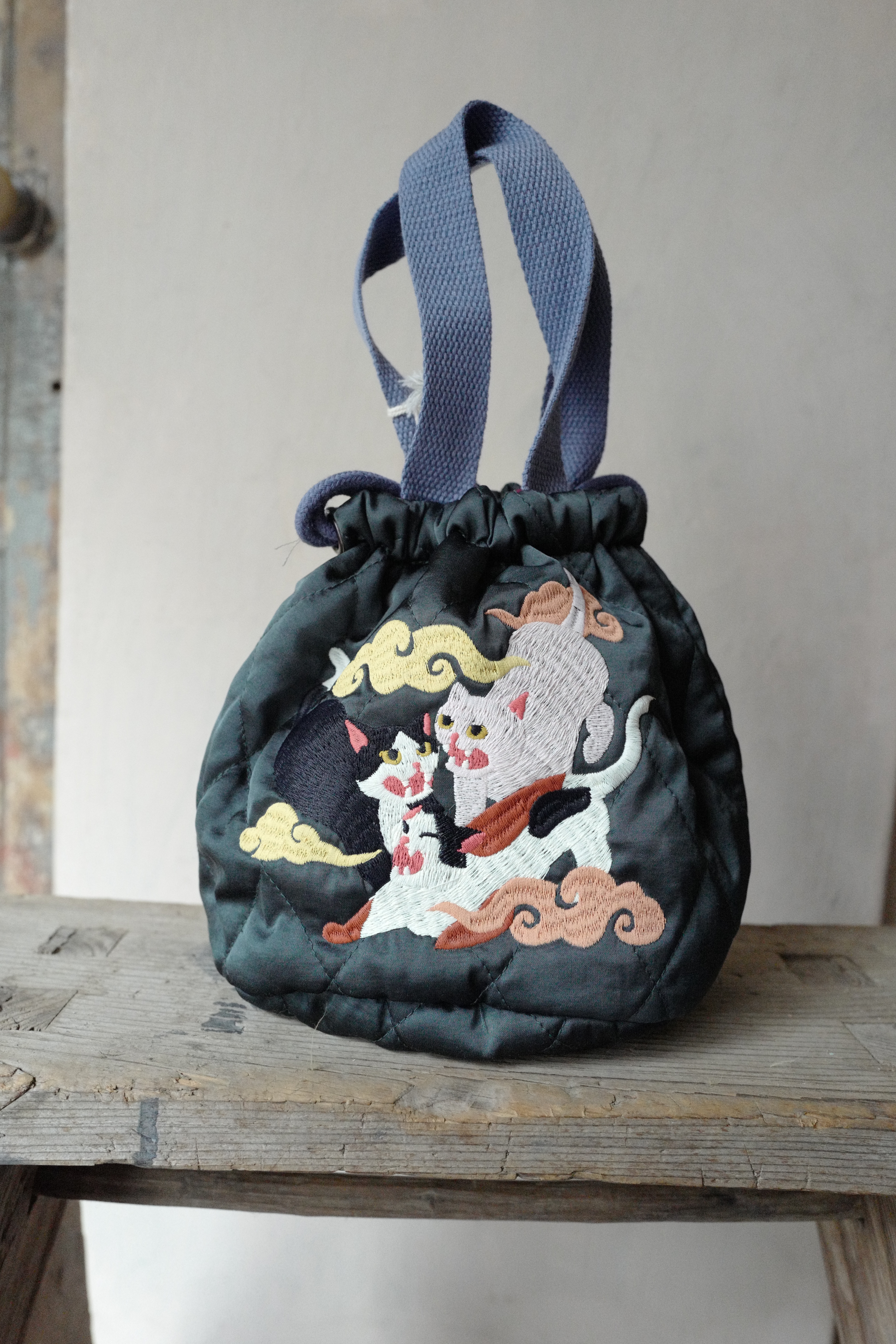 HOUSTON SOUVENIR SATIN EFFECT BAG( 百猫 ) / 灰藍