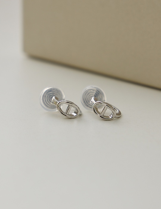 純粹經典豬鼻。夾式耳環