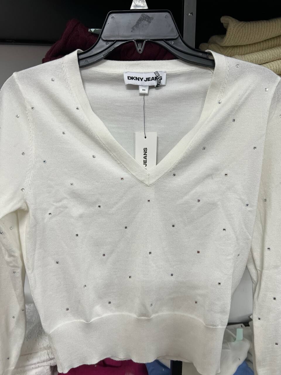 [S] DKNY IVORY V NECK SWEATER WITH STUDS, DJ4R0438-IVY [FINAL SALE] (SD1532)