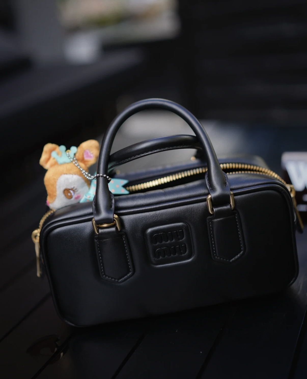 MIU MIU Arcadie 保齡球袋 小號 黑色