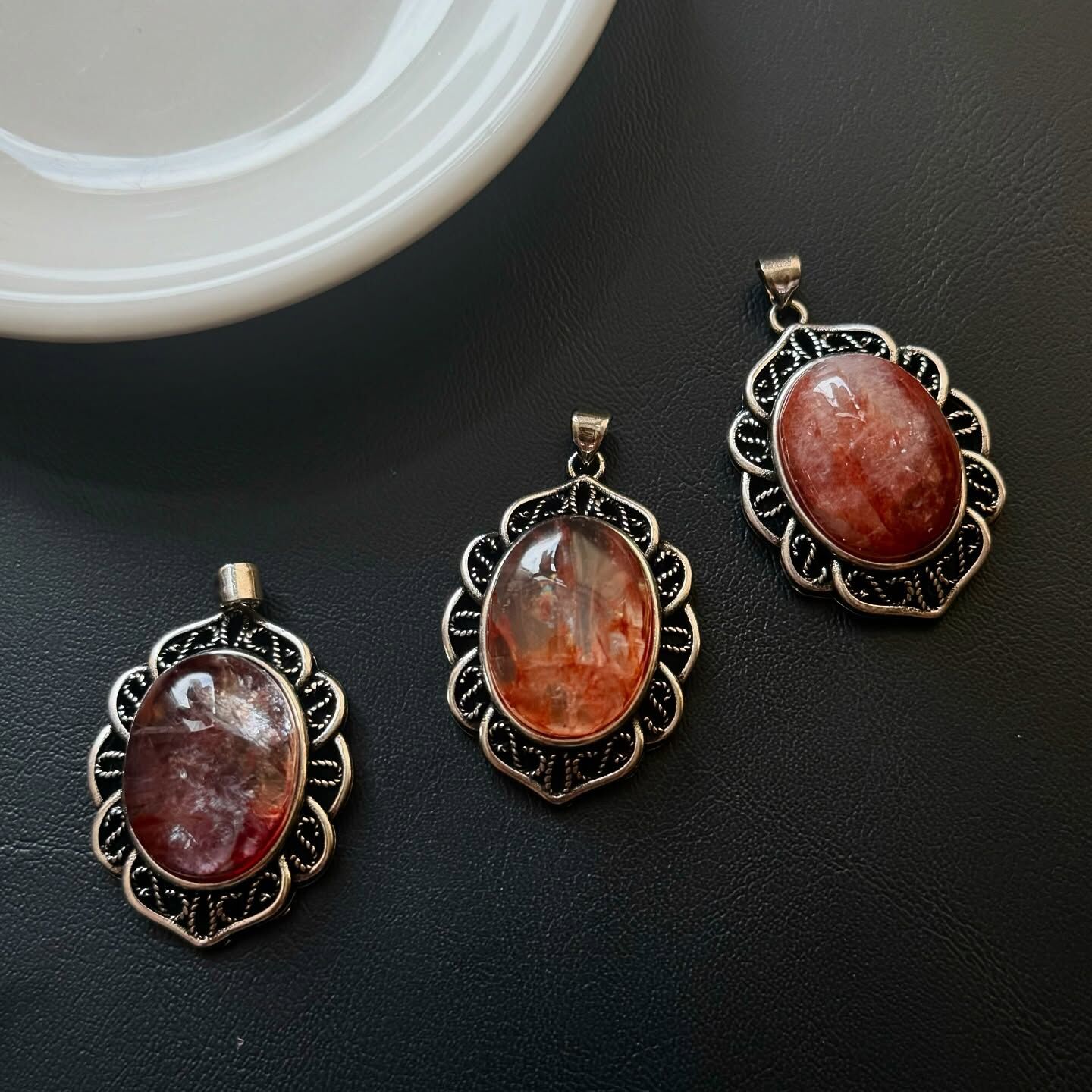 [原石] 紅膠花 項鏈吊墜