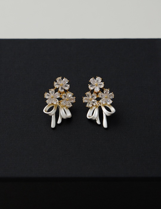 霧光花鑽蝴蝶。針式耳環