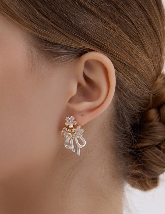 霧光花鑽蝴蝶。夾式耳環