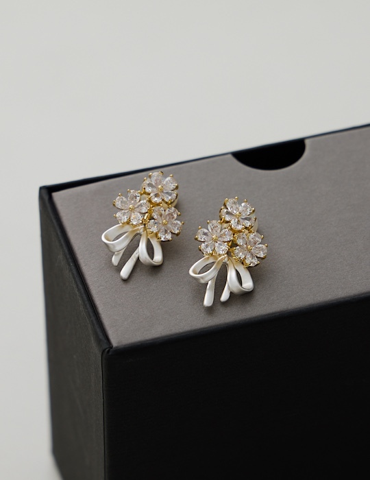 霧光花鑽蝴蝶。夾式耳環