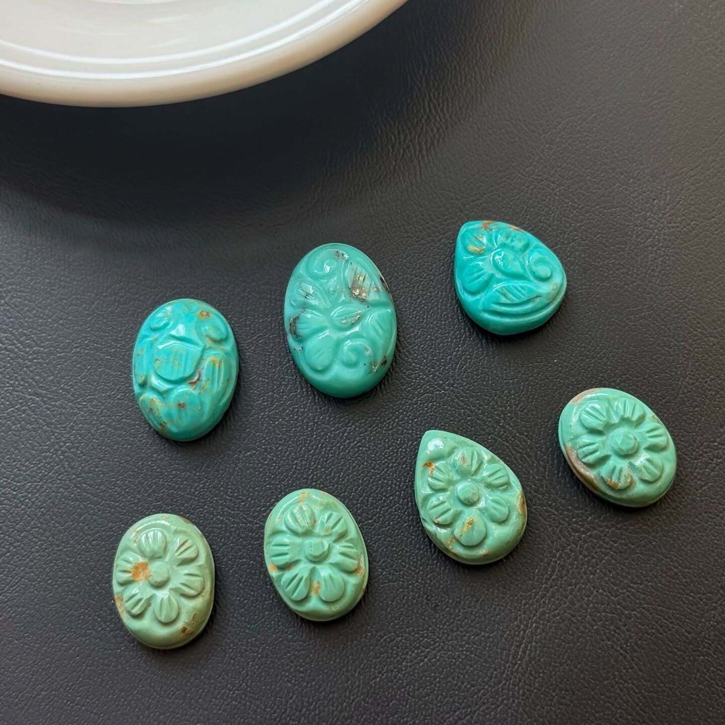 [原石] 亞利桑那綠松石 雕花系列 雕刻款 水晶蛋面 水晶墜面