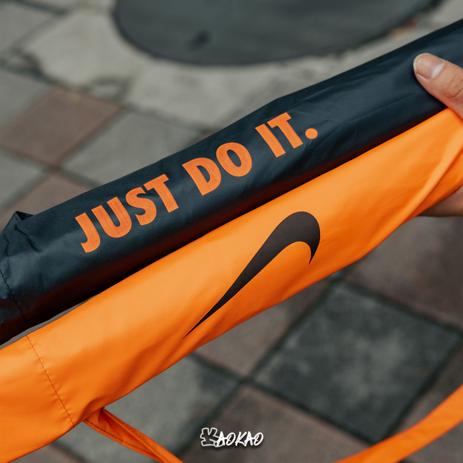 NIKE 勾勾 JUST DO IT 立傘 橘底白字