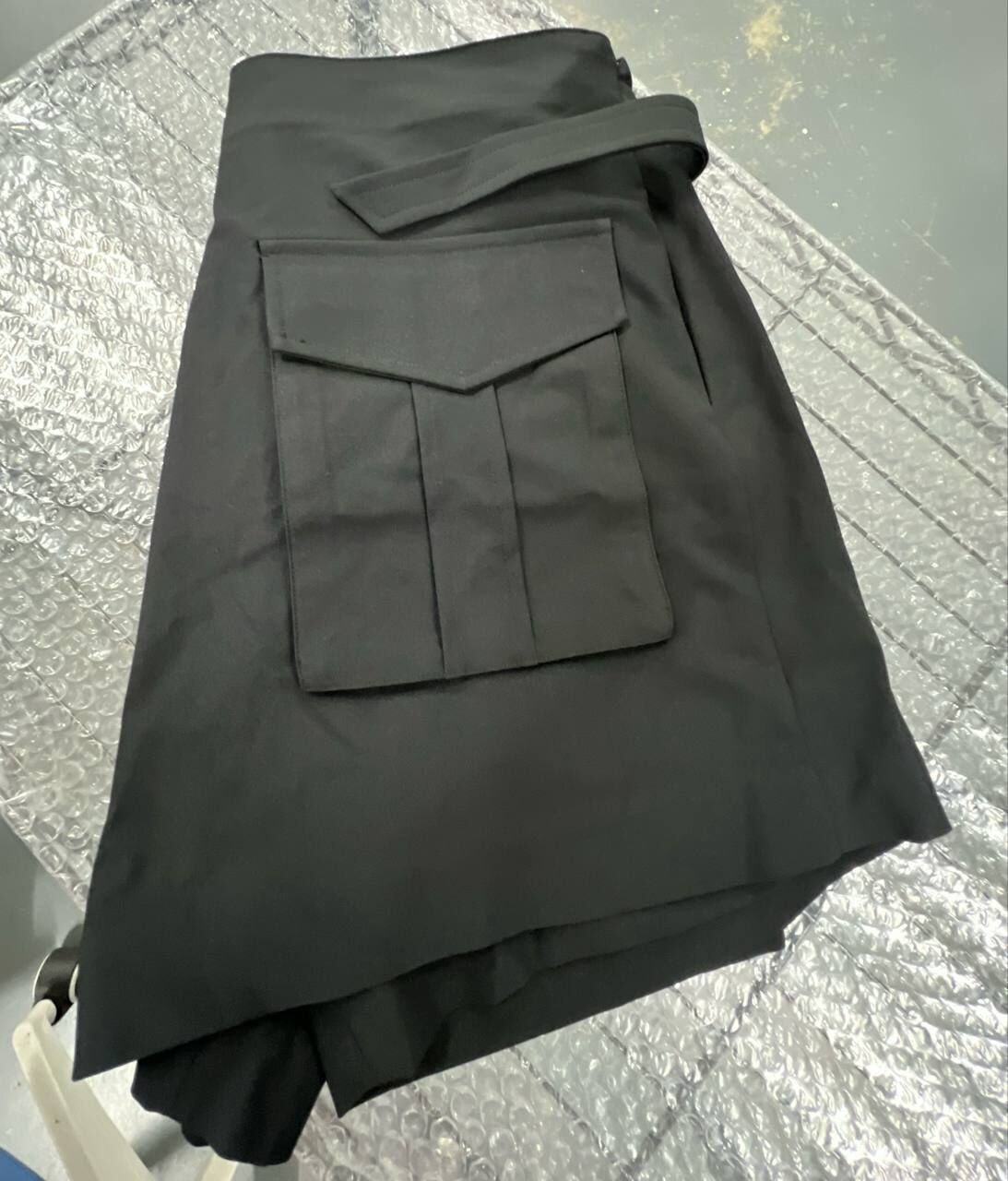 [S] DKNY BLACK ACTIVE CARGO SKORT, B1410656-BLK [FINAL SALE] (SD1533)
