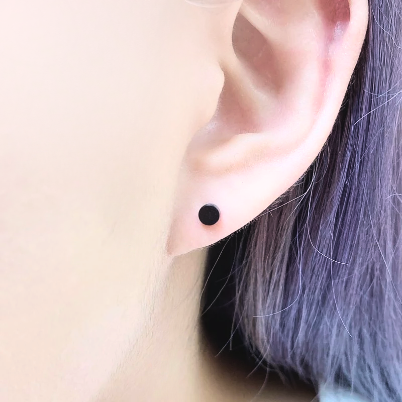 抗敏鋼 平面黑色圓餅造型鎖珠式耳環(單支價)