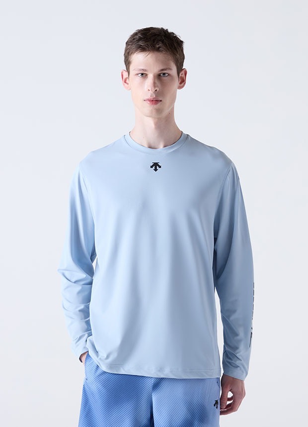 DESCENTE 迪桑特 經典 胸口中間小LOGO長袖 天藍色