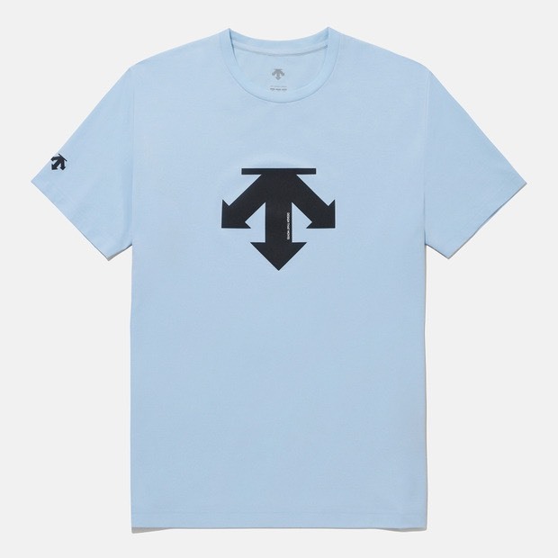 DESCENTE 迪桑特 經典大LOGO款 短袖 天空藍