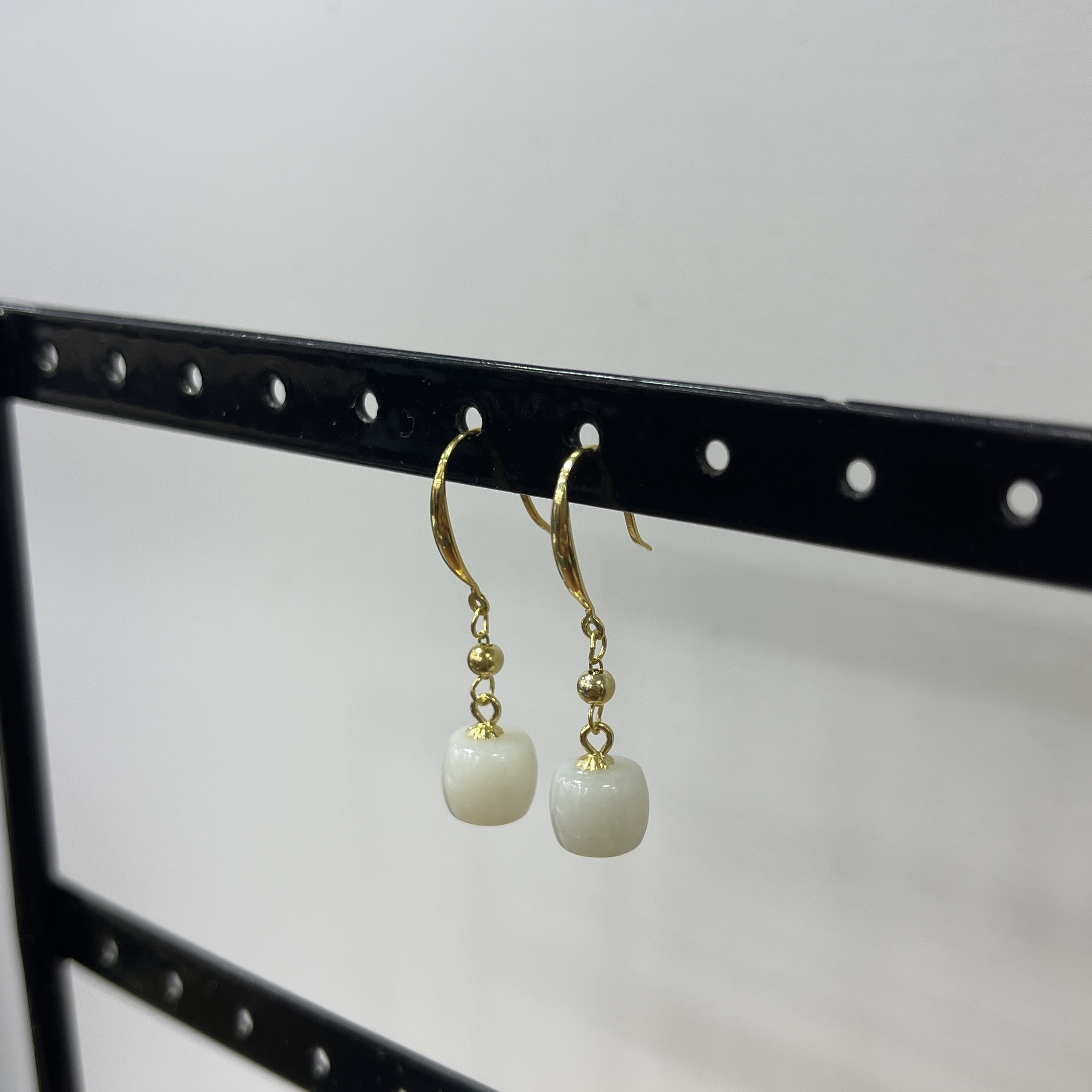 0901ht94-和田玉-銀鑲米達耳鉤/個（A94）