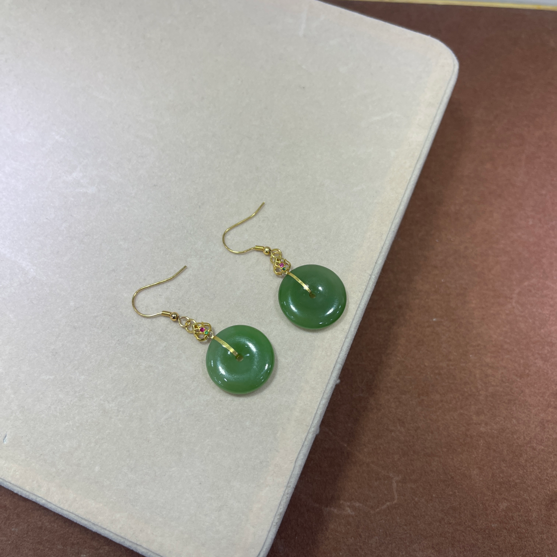 0901ht116-和田玉-18K金镶碧玉平安扣耳钩(A116)