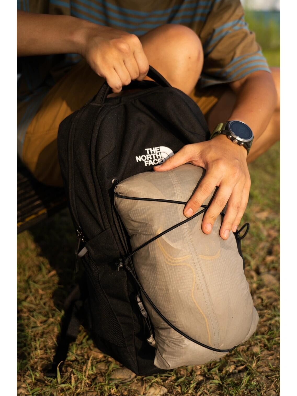 代購-北臉THE NORTH FACE Jester22L Jester 28L Logo 雙肩 戶外 後背包黑色