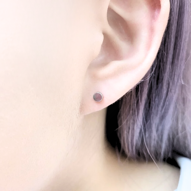 抗敏鋼 平面銀色圓餅造型鎖珠式耳環(單支價)