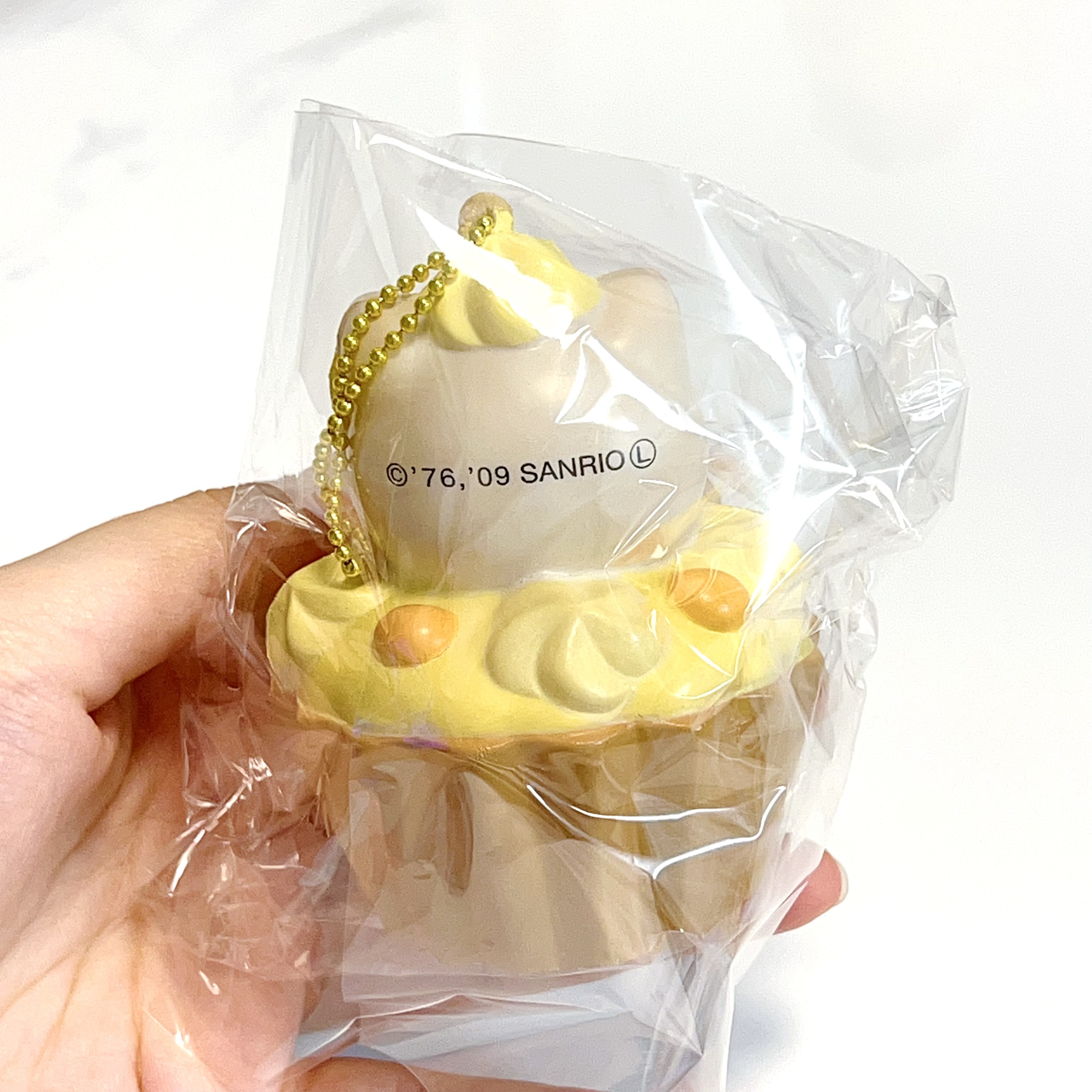 2009 Vintage Hello Kitty cupcake squishy