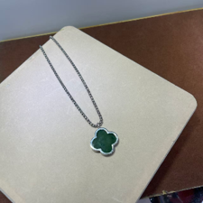 0901ht142-和田玉-钛钢四叶草(A142)