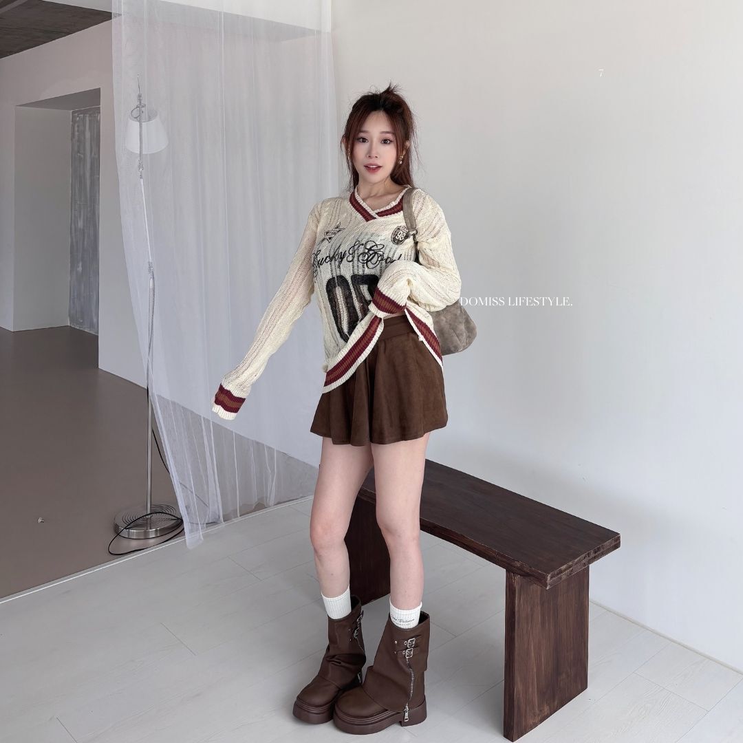 【學院慵懶針織】DOMISS寬鬆V領字母針織上衣 薄長袖